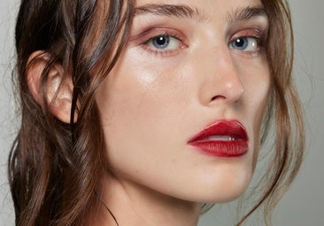 Pintar sólo tus labios, la tendencia que arrasa esta primavera y que menos es más ha enamorado a fans